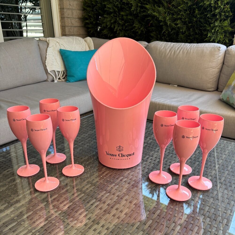 *NEW* Veuve Clicquot Set - 1 Pink Champagne Bucket & 8 Pink Flutes